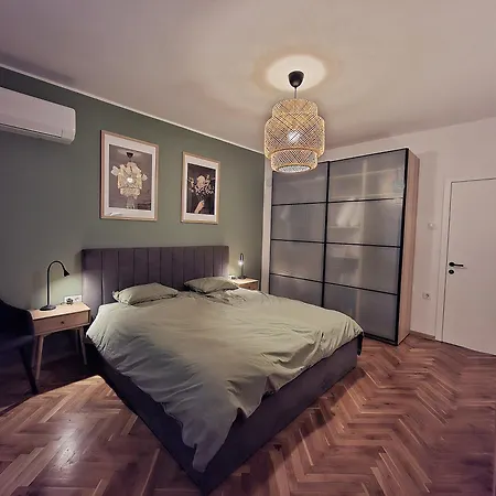 70 Apartment *